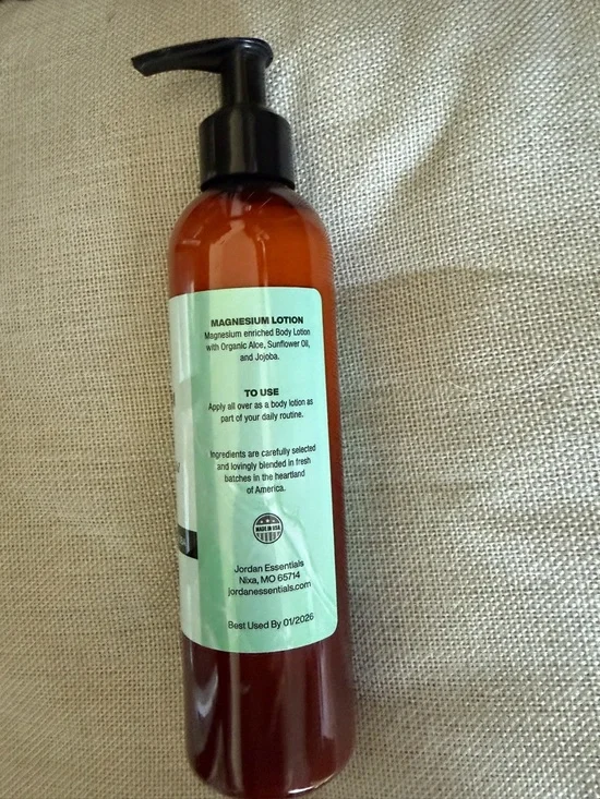 Essentials Magnesium Lotion - Peppermint (Mint Green & Amber) - Picture 2 of 3